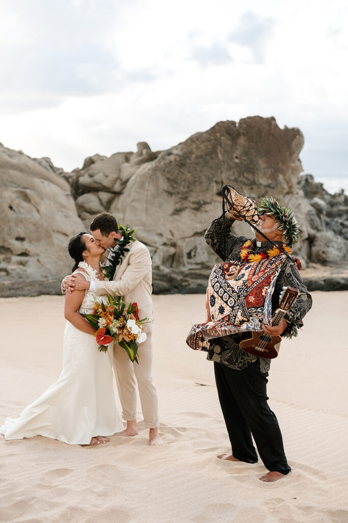 Wedding Photo Ceremony on the beach in Maui