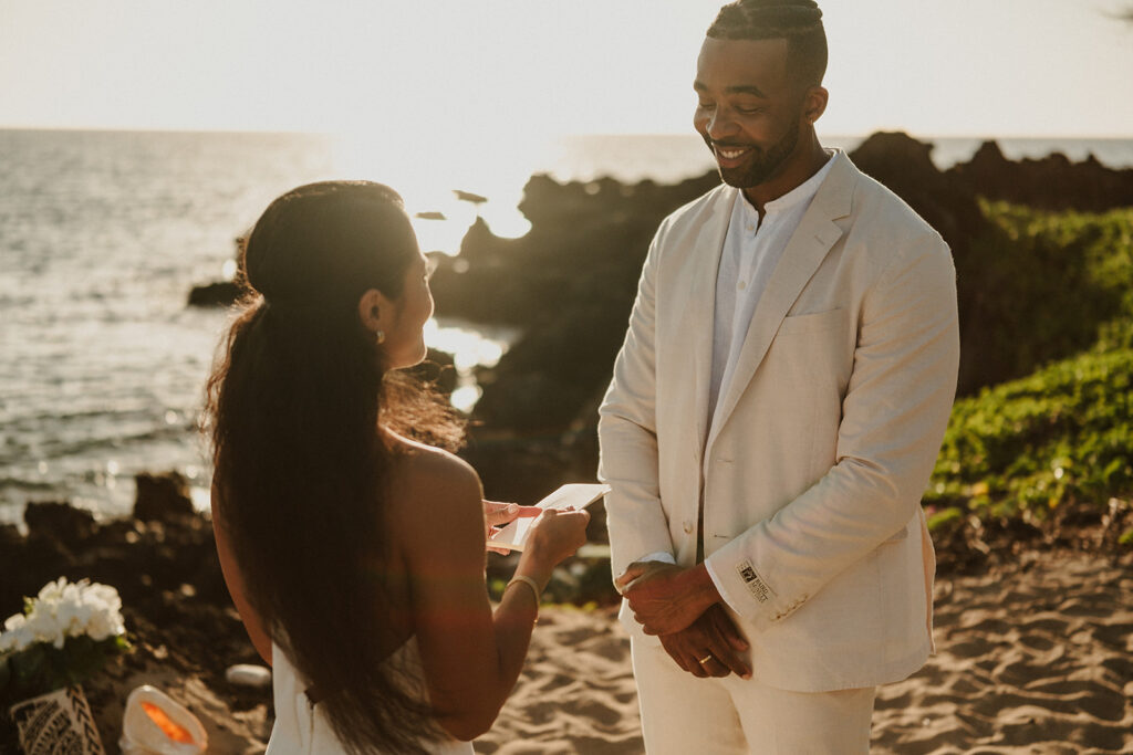 Kona Wedding Photographer capture wedding ceremony