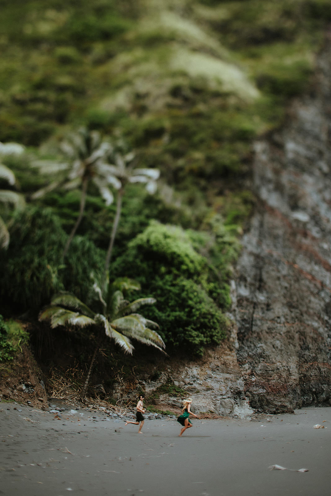 hawaii beach elopement